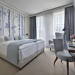 Pod Lipou Hotel
