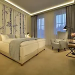 Pod Lipou Hotel 4*