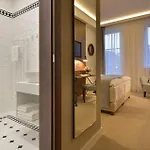 Pod Lipou Hotel 4*