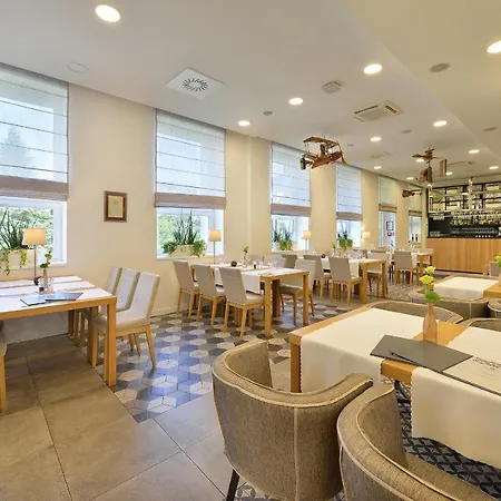 Pod Lipou Otel 4*