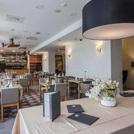 Pod Lipou 4* 莫德拉