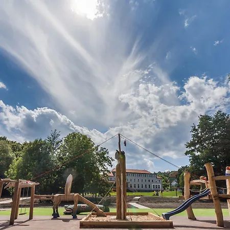 酒店 Pod Lipou 莫德拉