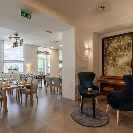Pod Lipou Otel Modra