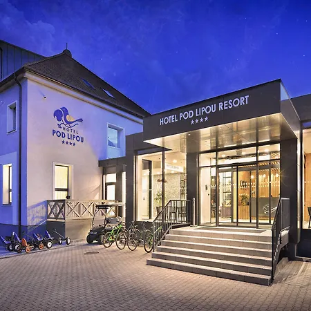 Pod Lipou Hotel 4*