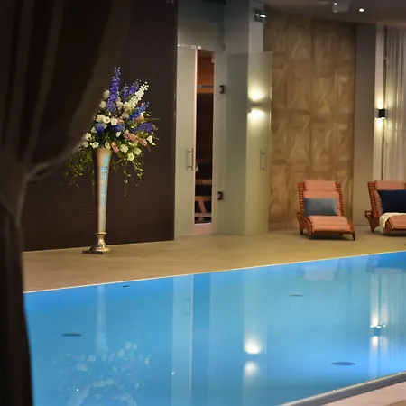 Pod Lipou Hotel 4*