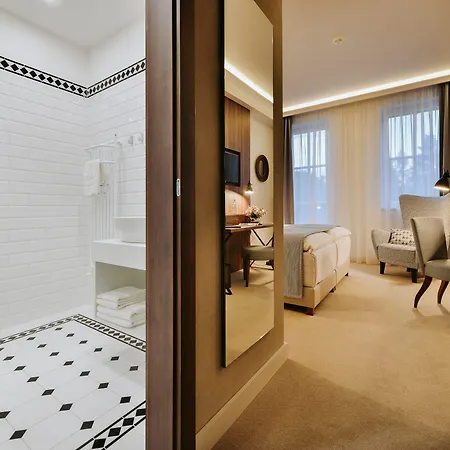 Pod Lipou Hotel 4*