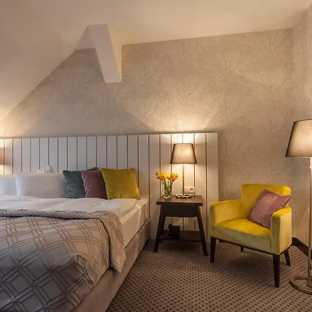 Pod Lipou 4* 莫德拉