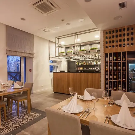 Pod Lipou 酒店 莫德拉