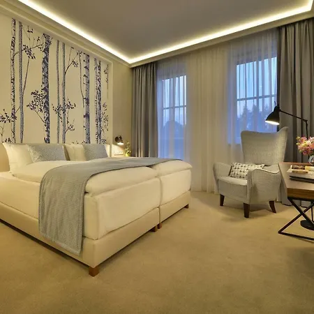 Pod Lipou Hotel 4*